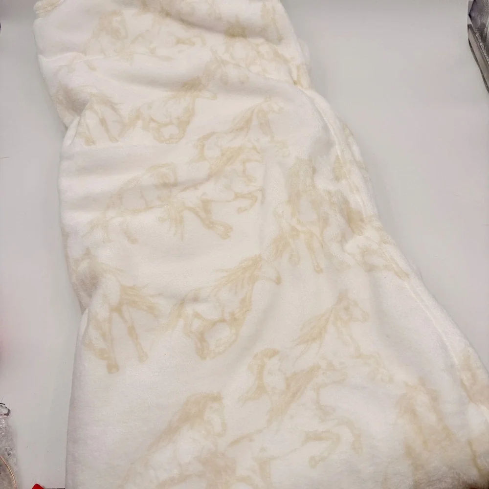 Wrangler Oversized‎ Ultra Plush Throw Cream Tan Horse Print Blanket 60x70 NEW
